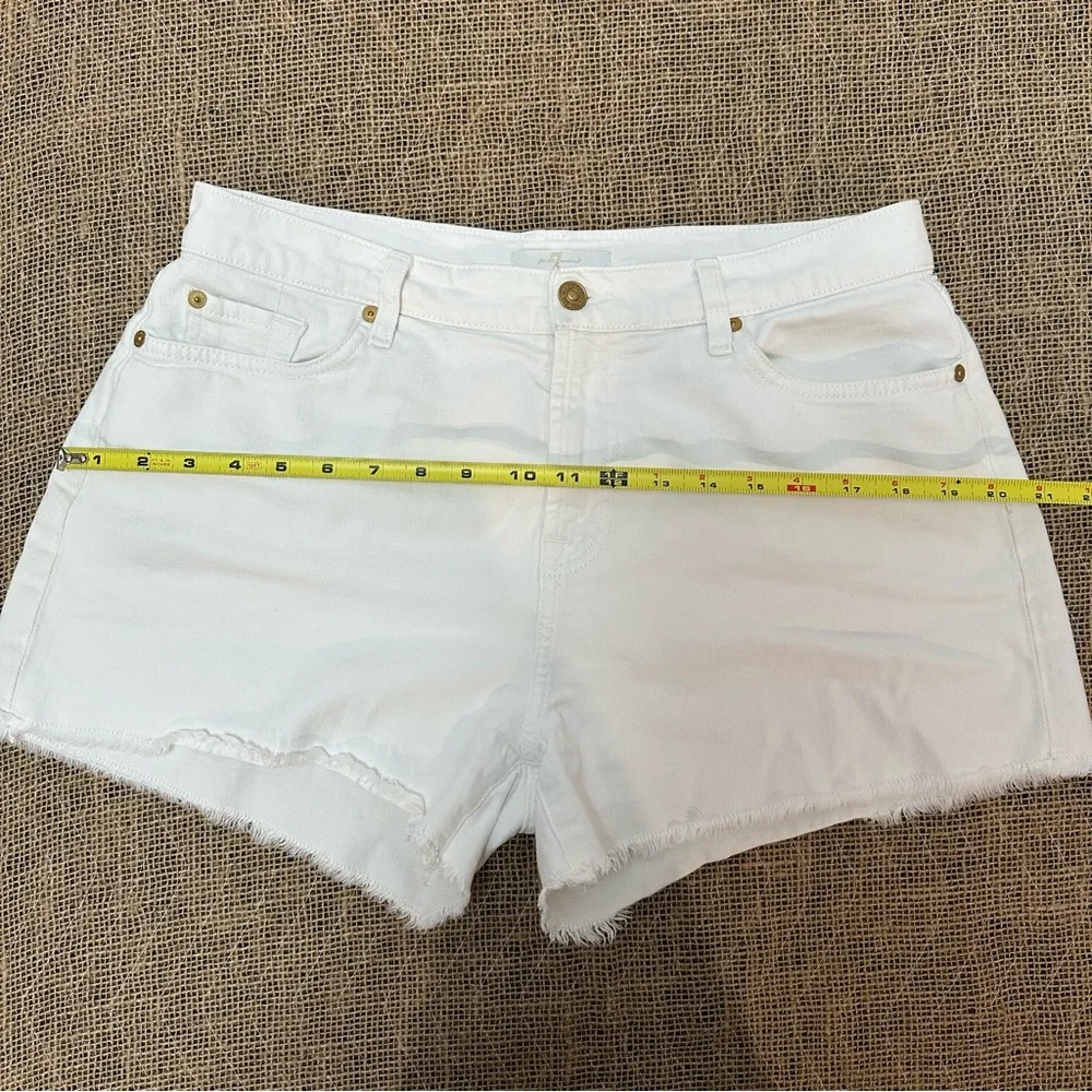 7 FOR ALL MANKIND‎ S-29 HIGH WAIST SHORT RAW HEM WHITE CUT OFF SHORTS 🤍
